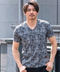 CavariA/CavariA モザイクチェック柄Vネック半袖Tシャツ メンズ 半袖 トップス カットソー Vネック おしゃれ モザイクチェック柄 シンプル 細身 タイト スト/504643089