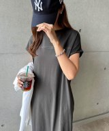 チャコールグレー