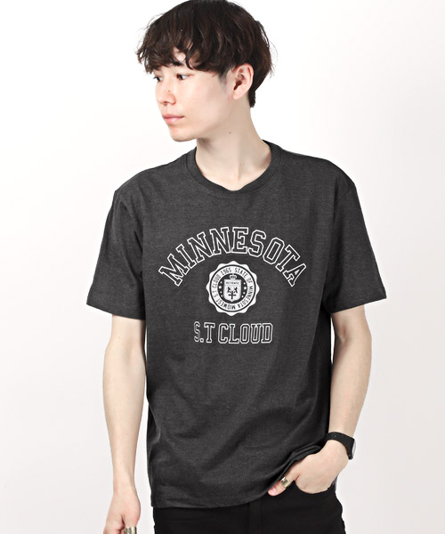 セール15%OFF】カレッジロゴプリントTシャツ/Tシャツ メンズ 半袖 ロゴ 