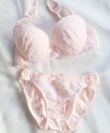 ピンク
