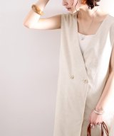 ベージュ