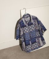 ブルー