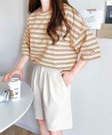 ベージュ