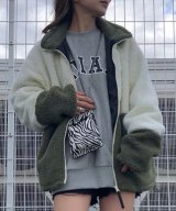 グリーン