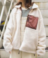 ライトベージュ