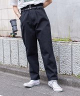 ブラック