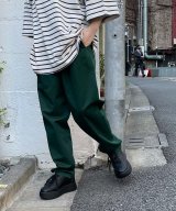ダークグリーン