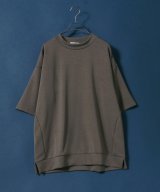 ベージュ