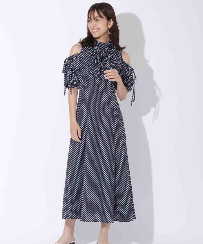 セール 50%OFF】ジオメトリックボウタイハイネックワンピース