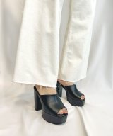 ブラック