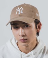 ベージュ