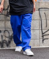 ブルー