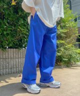 ブルー
