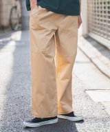 ベージュ