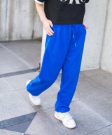 ブルー