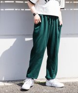 ダークグリーン