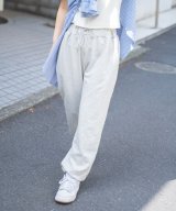 ライトベージュ