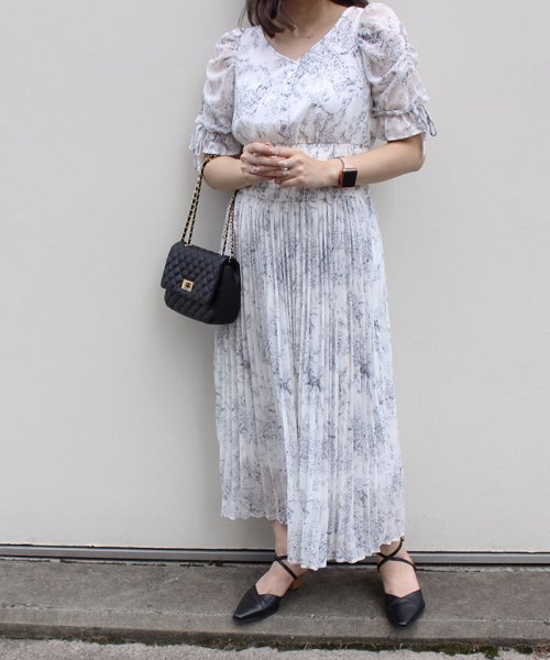 セール 66 Off トワルドジュイvネックプリーツ半袖 ワンピース イング Ingni D Fashion