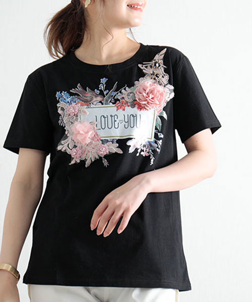 クーポン】小鳥とお花舞う花モチーフ付きロゴTシャツ(504749385 クーポン】小鳥とお花舞う花モチーフ付きロゴTシャツ(504749385
