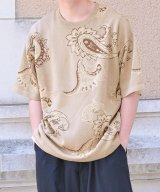 ベージュ