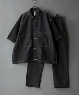 ブラック