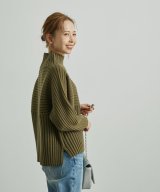 カーキ(36)