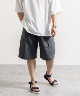 チャコールグレー