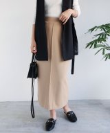 ベージュ