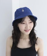 ブルー