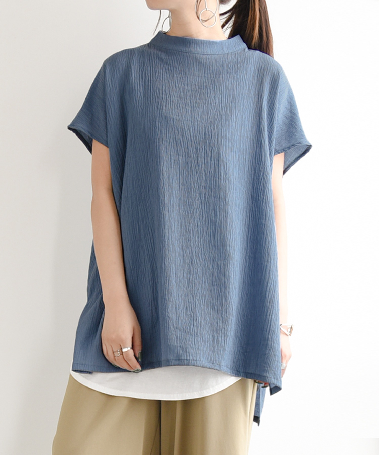 【美品】　慈雨　ハイネック変形ポケットプルオーバーブラウス　40　ベージュ　L アンドイット and it_ 楊柳ハイネックプルオーバー レディース