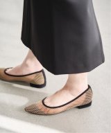 ベージュ