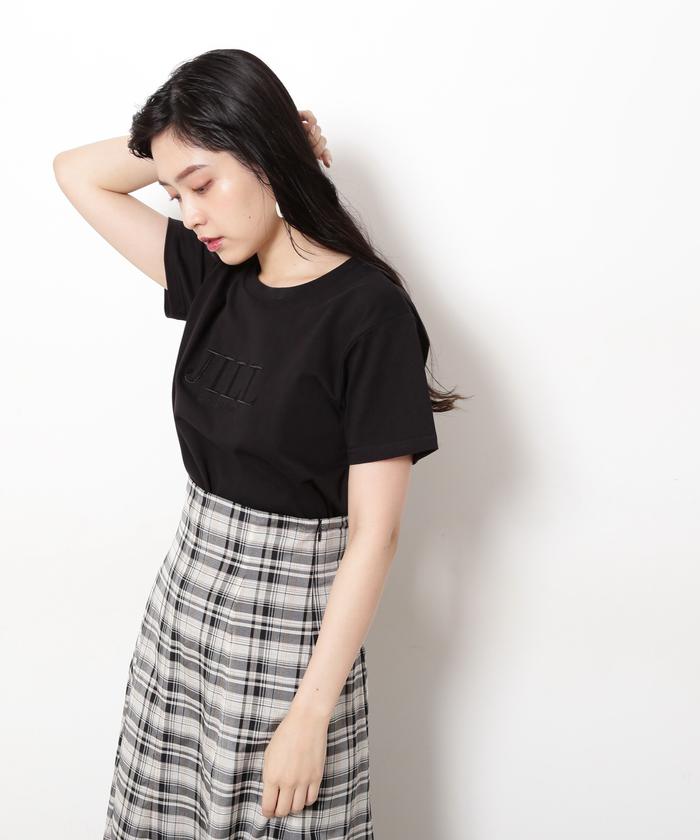 jill by jillstuart リサイクルコットンシシュウロゴTシャツ