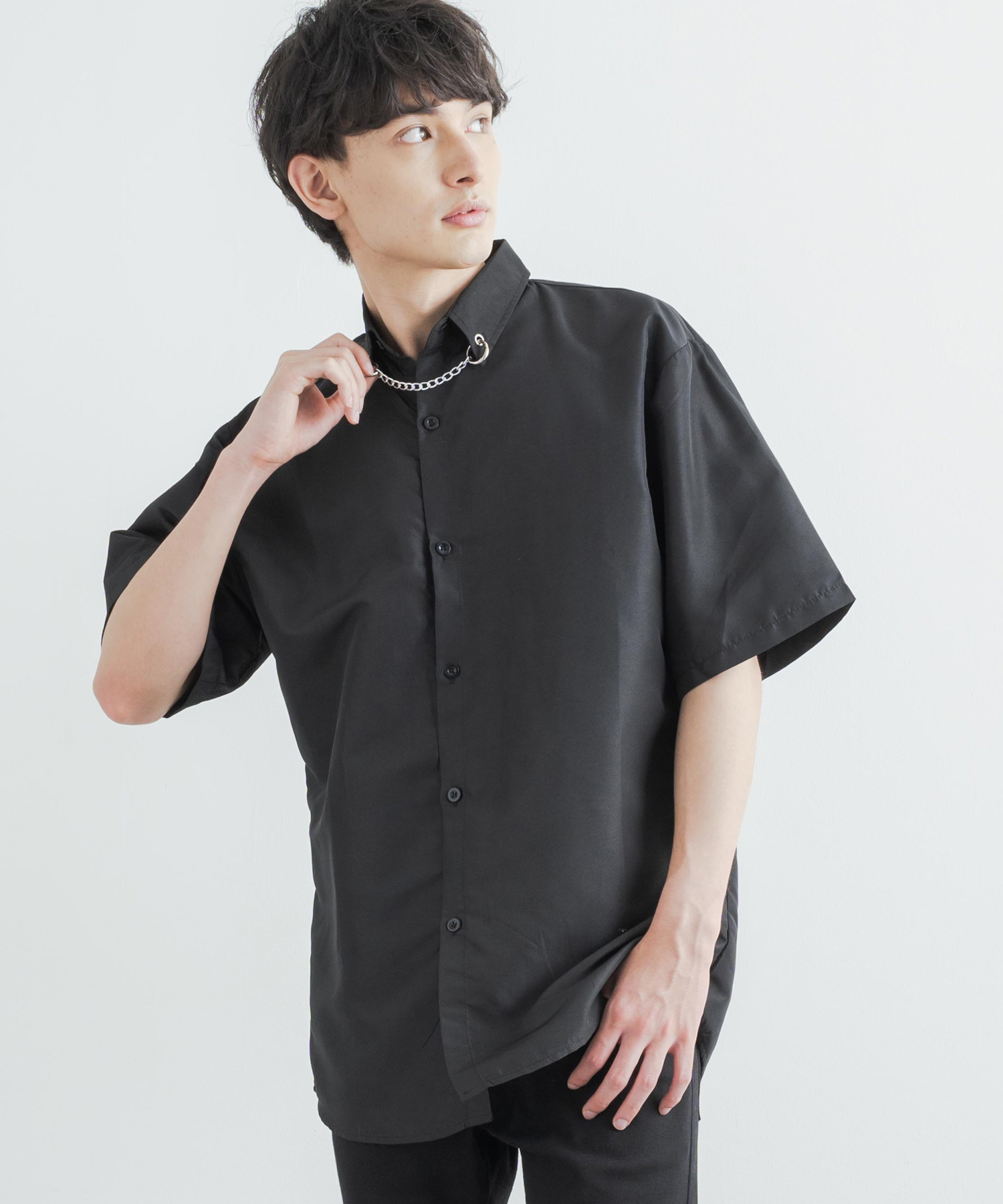 【新品・未使用】チェーン　シャツ　ブラック　カジュアル　シンプル