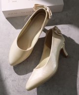 ベージュ