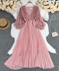 Jasmine Grandiflorum/ジャスミングランディフローラム Jasmine Grandiflorum 【Jasmine】Vネックレースプリーツフレアワンピース/504832352