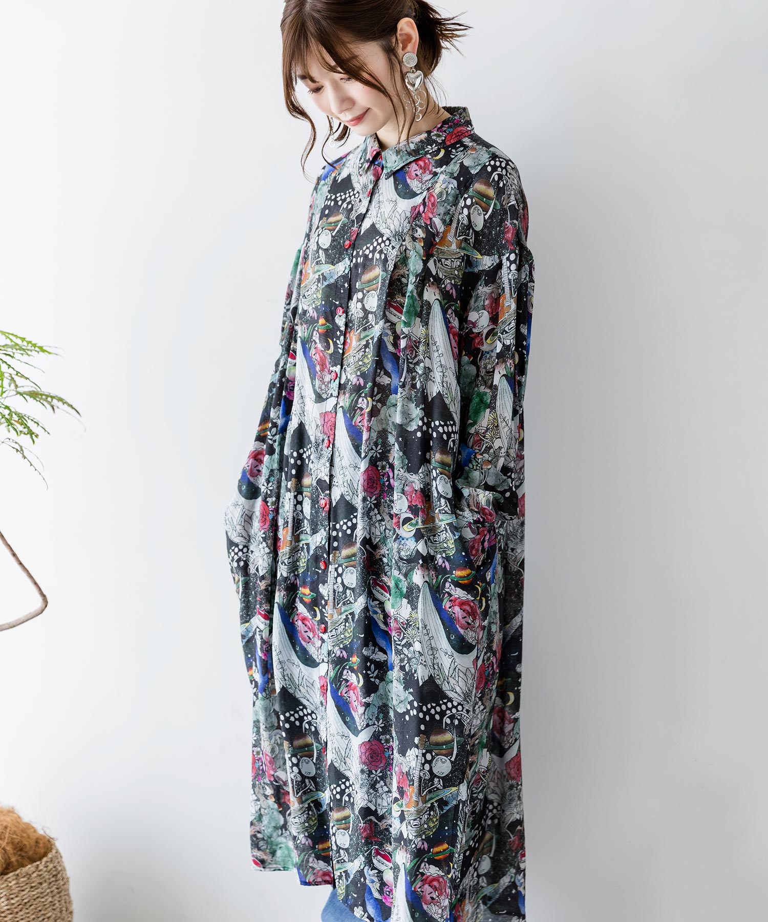 セール】モチーフ大集合アート柄シャツワンピース(504849982 セール】モチーフ大集合アート柄シャツワンピース(504849982