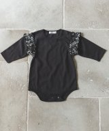 ブラック