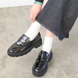 ブラック