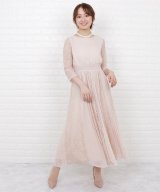 ベージュ