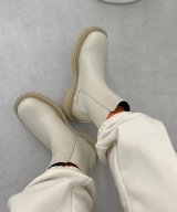 ホワイト
