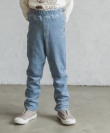 グレー