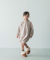 ベージュ