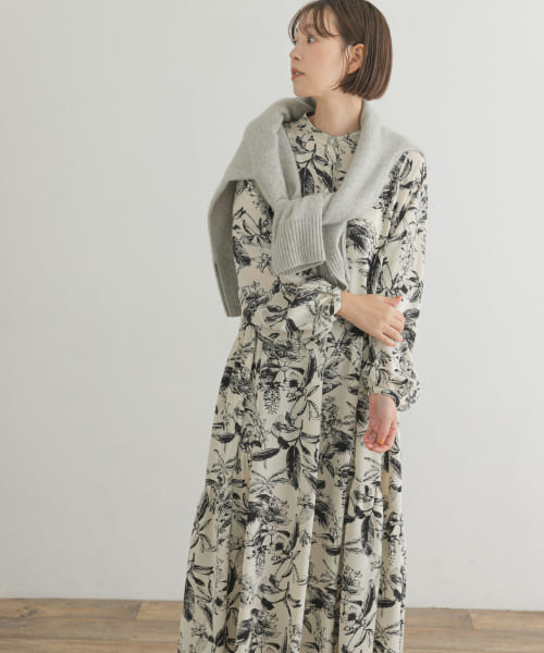 and Khadi NIELSEN 美品BESS Coリネンギャザーワンピース