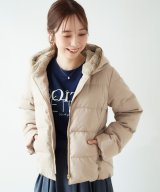 ピンクベージュ