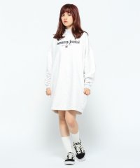 TOMMY JEANS/ハイネックスウェットワンピース/504971734