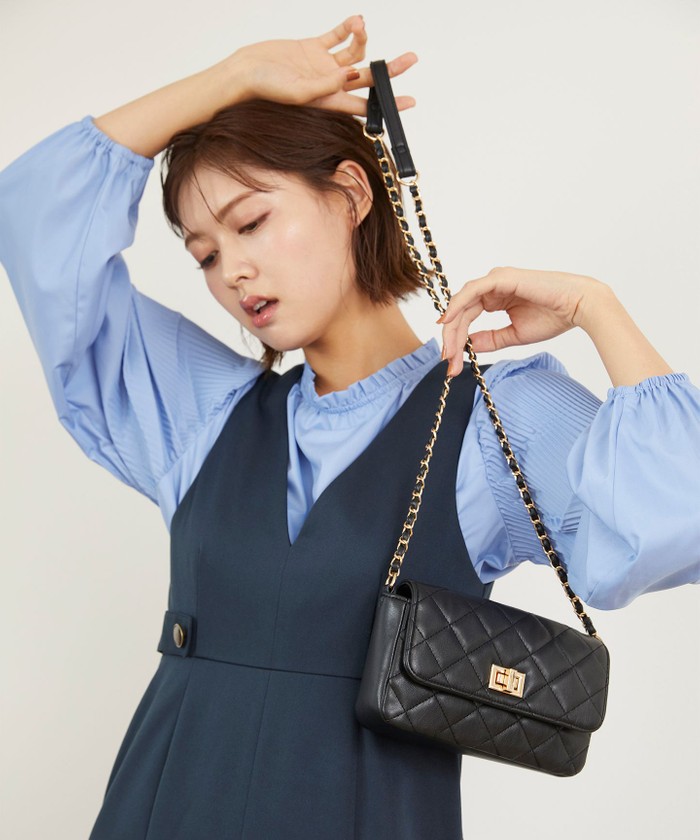 チェーンベルトキルティングショルダー バッグ(504998911 チェーンベルトキルティングショルダー バッグ(504998911