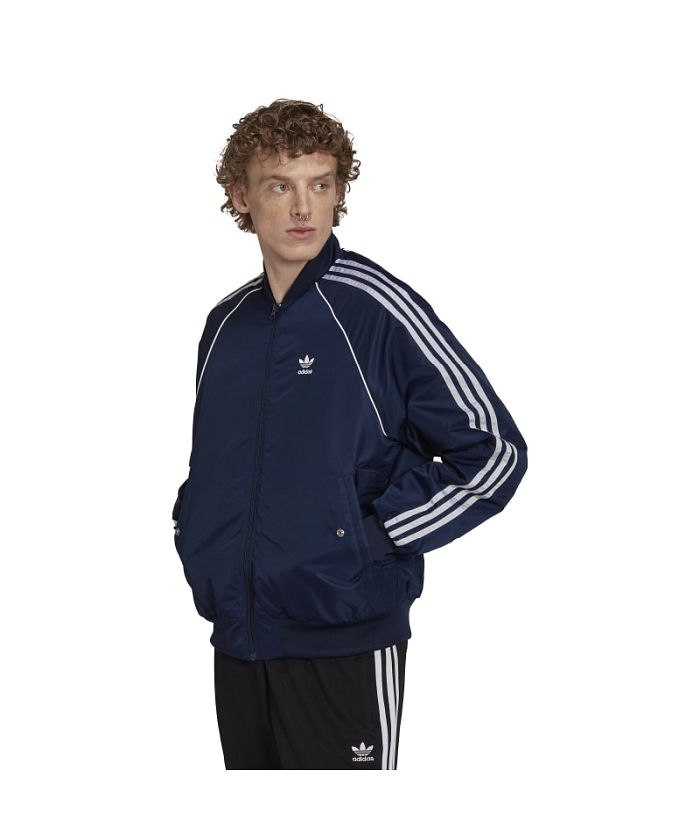 値下げ　adidasオリジナルスより　スエット　アウター