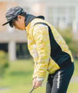 イエロー