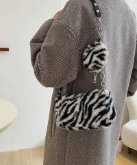 shoppinggo/ポーチ付き ファーバッグ 2点セット ミニショルダーBAG 斜め掛け ボア 2点セット 秋冬 シンプル ふわふわ フェミニン お洒落 女性 大人/505060145