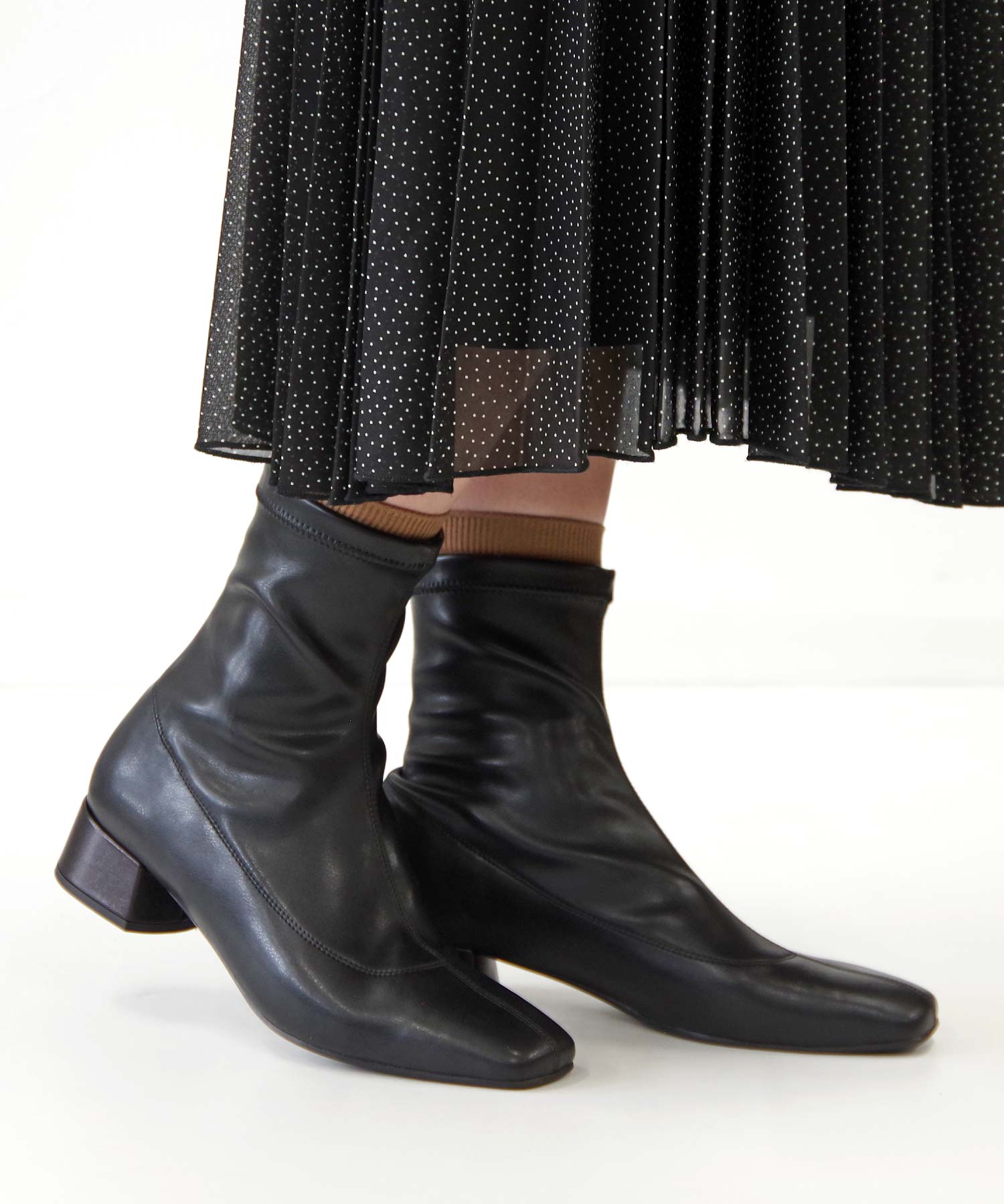 美品 FABIO RUSCONI ポインテッドトゥ ストレッチショートブーツ-